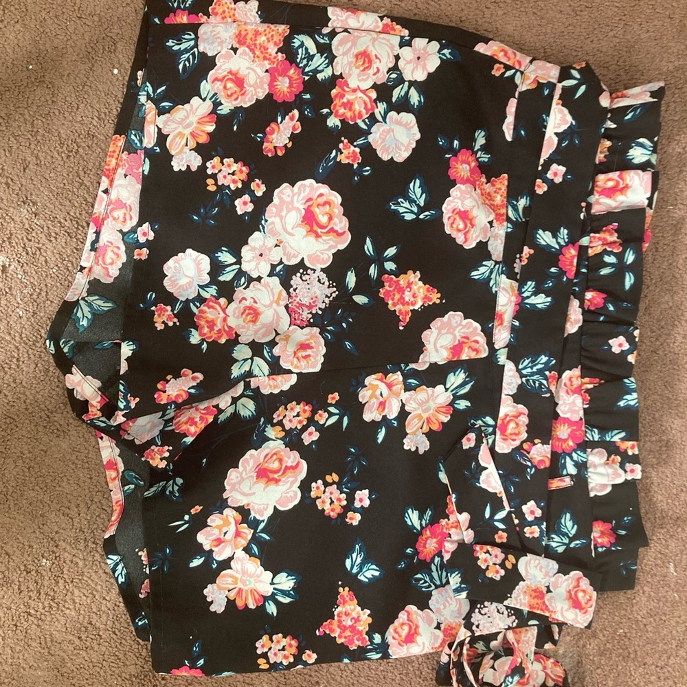 Vintage flower shorts